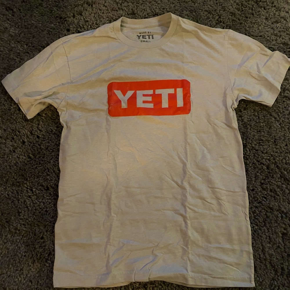 Size Small Yeti T-Shirt - 9.5/10 Condition - Cream & Orange